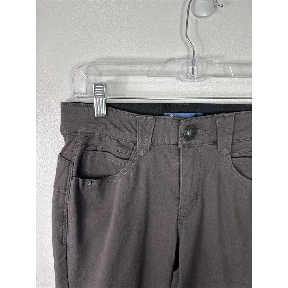 Democracy AbSolution Women's 2 Straight Leg 5 Pocket Jeans Brown‎ EUC Stretch